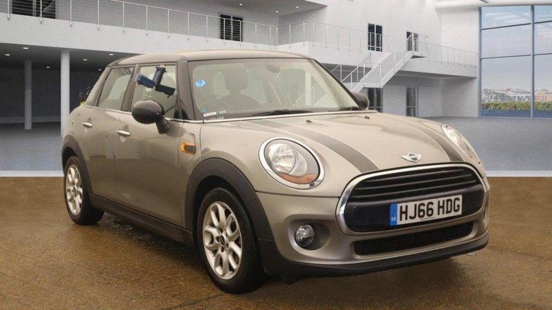 MINI HATCH