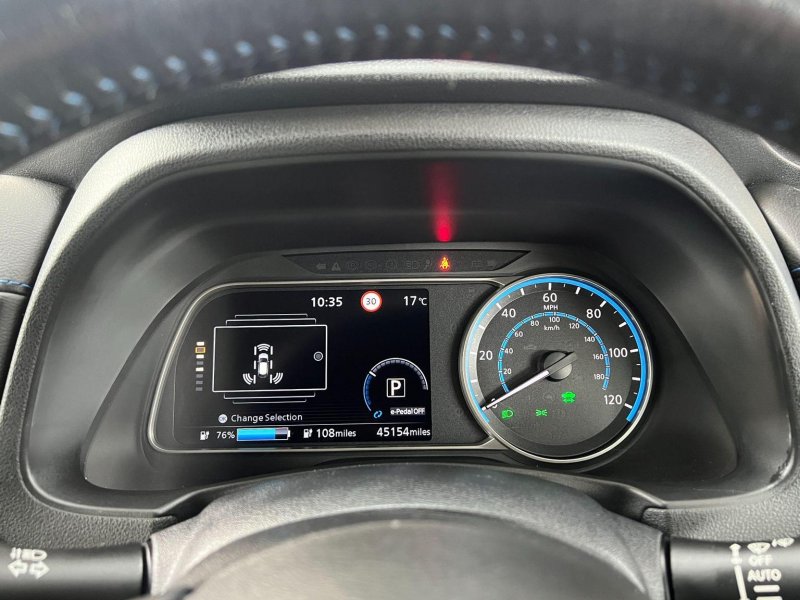 NISSAN LEAF