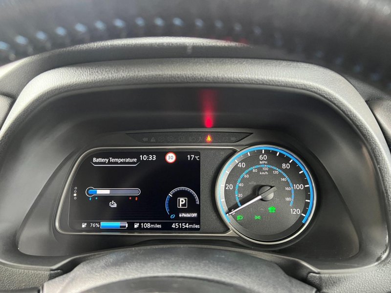NISSAN LEAF