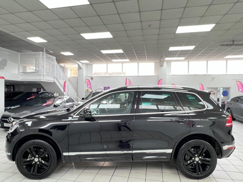 VOLKSWAGEN TOUAREG