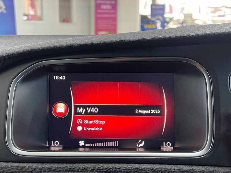 VOLVO V40