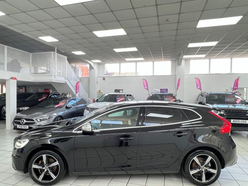 VOLVO V40