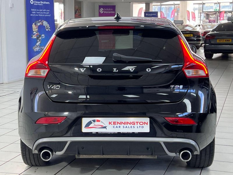 VOLVO V40